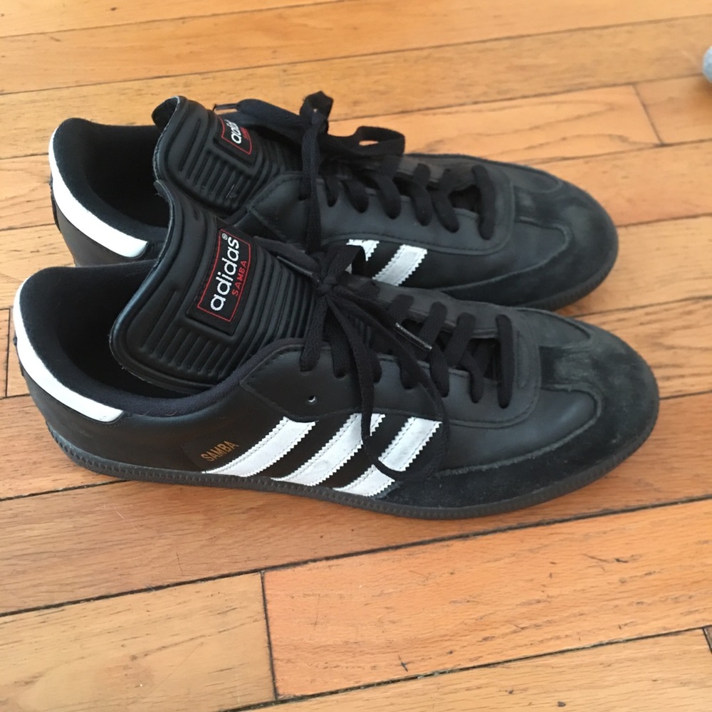 Adidas sambas soccer shoes. 10.5.  Like new. Make an offer!